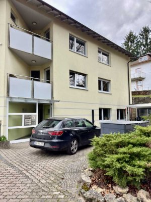Wohnen in ruhiger und grüner Lage Moderne 2,5-Zimmer-Wohnung (EG)