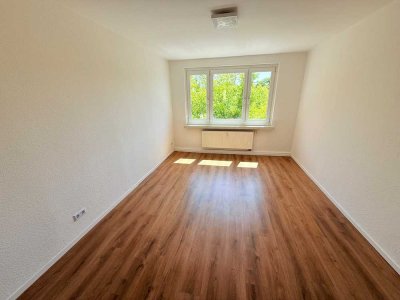 Drei-Raum-Balkon-Wohnung in Brandenburg a.d.H.!