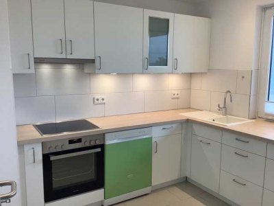 Sanierte 2-Zi.-Whg mit EBK/ Balkon- 4.Stock - inkl. Stellplatz