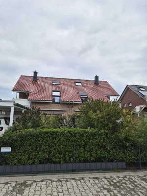 Neuwertiges Mehrgenerationenhaus 82m² + 123m² in Issum