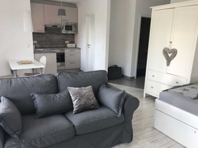 Helle, voll möbl. 1-Zi-Wohng. mit Balkon, TG und Aufzug im Frankfurter Bogen