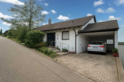 Familienfreundliches Zuhause mit tollem Ausblick, Stellplatz, Balkon und Terrasse!