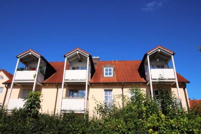 **Ideal zur Kapitalanlage**Reizvolle 3 Zi.-Maison.-Whg. mit Blk., EBK u. 2 Stellpl., Neufahrn (S1)