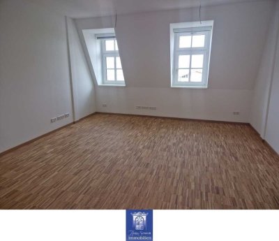 Wunderschöne und moderne Singlewohnung mit Loggia im Dachgeschoss!