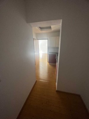 2 Zimmer im Anbau im Hof mit Einbauküche