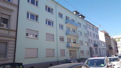 Helle 3-Zimmer-Wohnung mit Balkon zentral gelegen in der in KA-Innenstadt