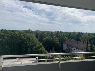 Über den Dächern der Stadt - sanierte 2,5-Zimmerwohnung