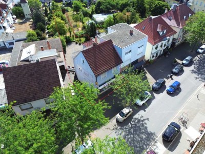 Ortsbekanntes Wohn- und Geschäftshaus im Herzen von Limburgerhof