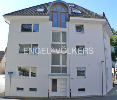 Helle Maisonette im Atelierstil mit Dachterrasse
Wohnen & Arbeiten auf zwei Ebenen