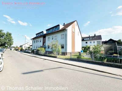 Willkommen zu Hause: Lichtdurchflutete Dachgeschosswohnung in ruhiger Lage