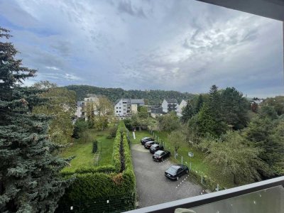 Helle 3-Zimmer Wohnung mit Balkon & Einbauküche im 2. OG in Koblenz-Neuendorf