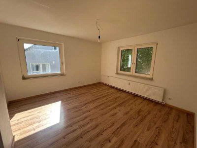 Gemütliche 2,5-Zimmer-Wohnung mit Tageslichtbad und moderner Einbauküche zum 16.07.2025 vermietbar!