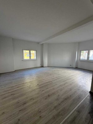 Kernsanierte Erdgeschoss Wohnung mit 3-Zimmern