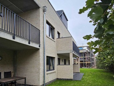 Dachterrasse, Weitblick, Aufzug: neuwertige 3-Zimmer-Penthousewohnung mitten in Schleswig-Holstein