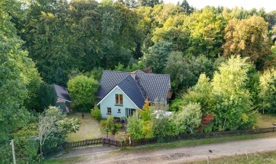 Charmantes Landhaus in traumhafter Alleinlage mit Waldgrundstück
