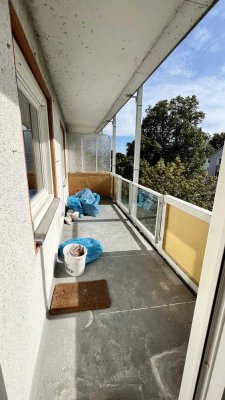 Große Wohnung frisch renoviert mit *Balkon*