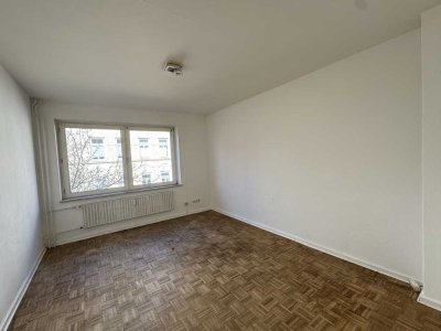 2-Zimmer Altbauwohnung in Kiel Gaarden