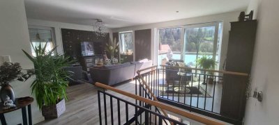 ** 3.-Zi.- Maisonette Wohnung mit TOP Aussichtslage**