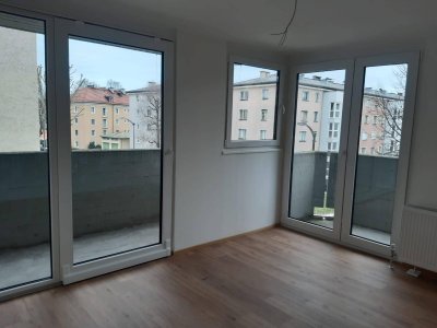 ** Abendsonne genießen ** Sanierte 2-Zimmer Wohnung mit Balkon und Aufzug