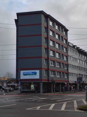 Freundliche 2-Zimmer-Wohnung über den Dächern der Stadt, in der Kölner Straße, Düsseldorf