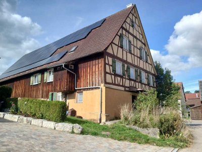 Geräumiges günstiges 9-Raum-Farmhaus in