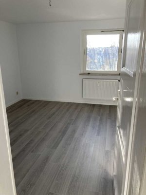 renovierte 5-Zimmer Maisonettewohnung mit Garten