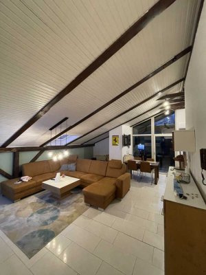 3 Zimmer Dachgeschosswohnung mit Balkon in Friedberg (Hessen)