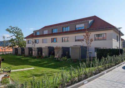 Wohnen wie im eigenen Haus: Stilvolles Reihenhaus mit 5 Zimmern und Garten in Elstal