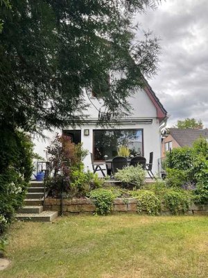 Wohnen mit Charakter: Vier/ Fünf Zimmer-Wohnung in Berlin-Zehlendorf