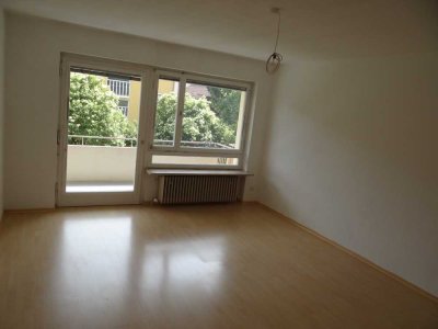Gepflegte 3-Zimmer-Wohnung mit Balkon und Einbauküche in Augsburg