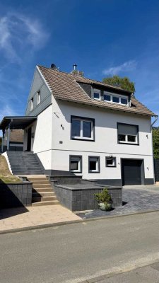 Luxus-Einfamilienhaus mit 3 Bädern, Kamin, Fußbodenheizung & großer Terrasse in Wuppertal