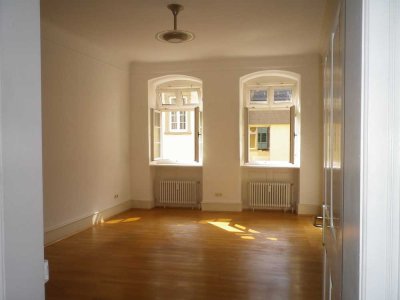 Helle 2-Zimmer Wohnung mit Balkon in Heidelberger Altstadt