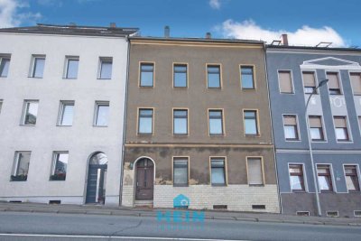 Sanierungsobjekt mit Zukunft: Dreifamilienhaus und attraktiven Erweiterungsmöglichkeiten