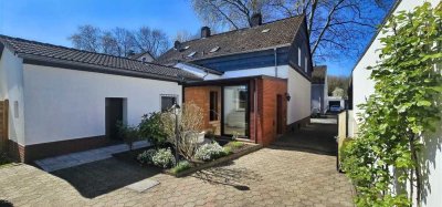 Doppelhaushälfte mit Garage und Garten in ruhiger Wohngegend