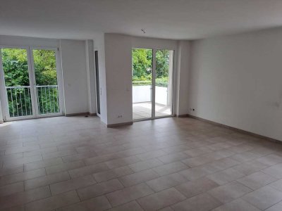 Helle Neuwertige Wohnung