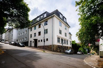 Großzügige, sanierte Altbau-Etage an den Barmer Anlagen