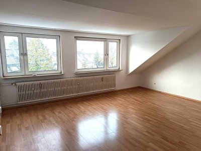 2-Raum Dachgeschoss in Rtg.-Tiefenbroich