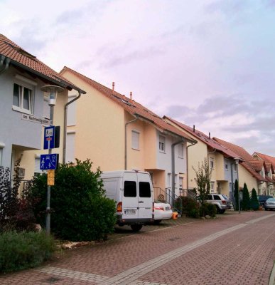 Familienfreundliche und gepflegte 6-Zimmer-Doppelhaushälfte zum Kauf in Reilingen