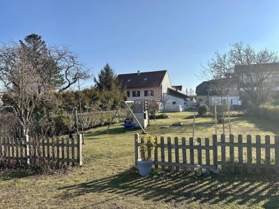 Inmitten der Sooßer Weingärten - Zweifamilienhaus mit Traumgarten!