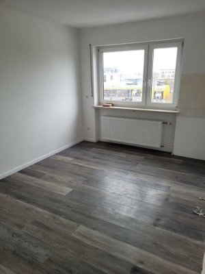 Stilvolle, vollständig renovierte 5-Zimmer-Wohnung mit geh. Innenausstattung mit Balkon in Augsburg