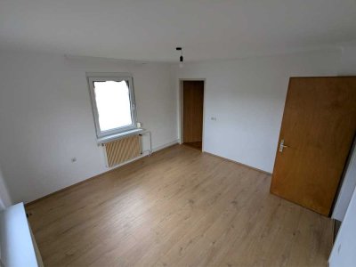 Neugründung 2er WG in Gomaringen. 25m² im OG. In 25 Minuten mit dem Bus in Reutlingen/ Tübingen