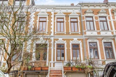 Bremen-Neustadt: Zeitlose Eleganz - Hochwertig modernisierte Altbauwohnung im Zweifamilienhaus