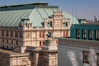 NEU AM MARKT! DG mit Blick auf die Wiener Staatsoper mit Sauna &amp; Garage