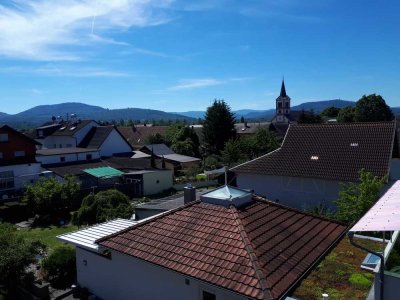 3,5-Zimmer-Dachgeschosswohnung mit Fernsicht vom Südbalkon in Baden-Baden Sandweier