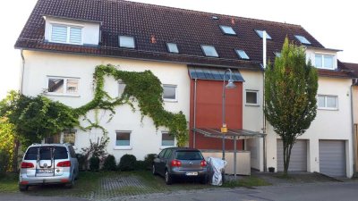 Schöne 4-Zimmer-Wohnung mit Balkon und Einbauküche in Holzmaden