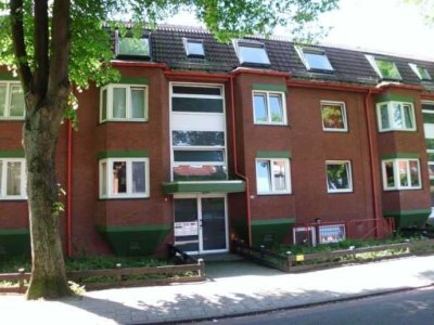 Sebaldsbrück - ruhige, gemütliche 2 Zi.-Wohnung im Dachgeschoß - Nähe Mercedes - neue Einbauküche