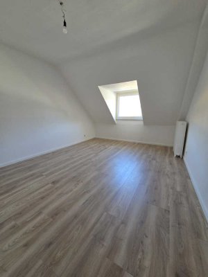 Duisburg-Hochemmerich -  ansprechend renovierte 3-Zi-Whg mit Balkon und Gartennutzung