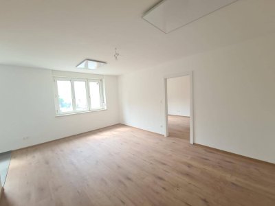 Anlegerhit - Komplett sanierte 2-Zimmer Wohnung
