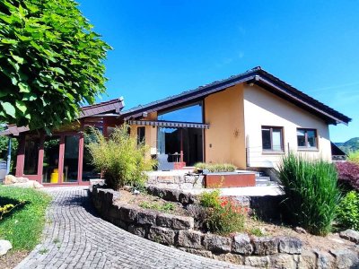 Gelegenheit *Koffer packen und einziehen* Top attraktives Wohnhaus Traumgarten (1-2 WE)