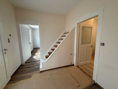 Erstbezug nach Sanierung: EG-Wohnung mit Terrasse & moderner Küche in Herxheim